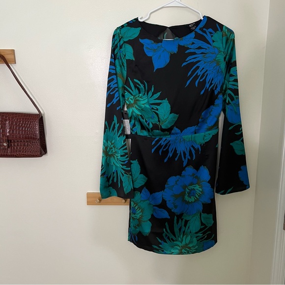 Guess by Marciano NWT black & Blue Floral Backless mini Dress women’s xs - Picture 1 of 5